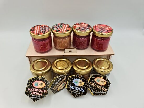 Personalizēta koka kārba ar mini medus burciņām (8 x 50 ml)/Nr.14