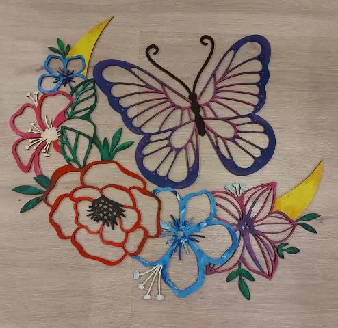 Sienas dekors "Ziedi un taurenis" 18EUR