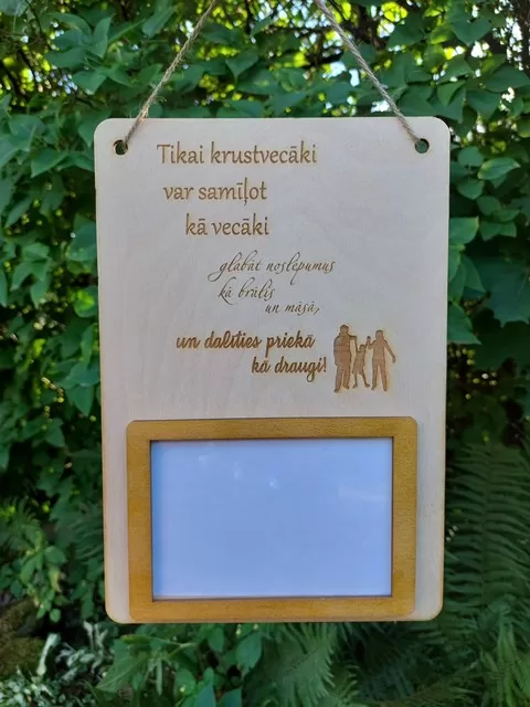 Plāksnīte ar fotorāmi 15EUR