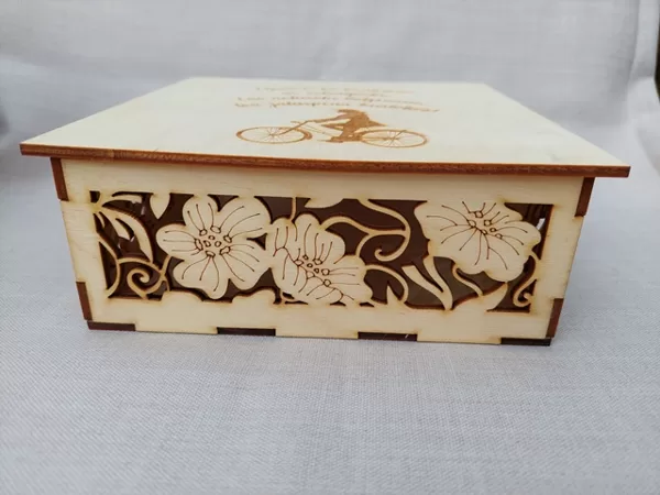 Kārba ar ziediem 20EUR
